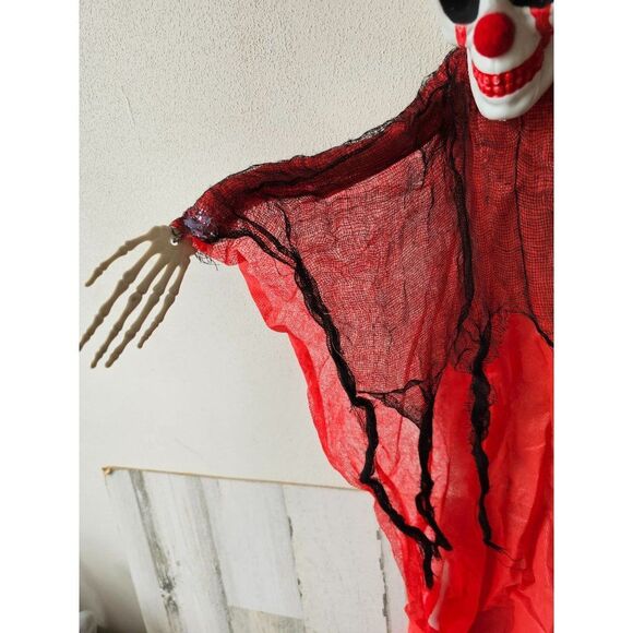 Regent clown hanging Halloween prop - Picture 2 of 7